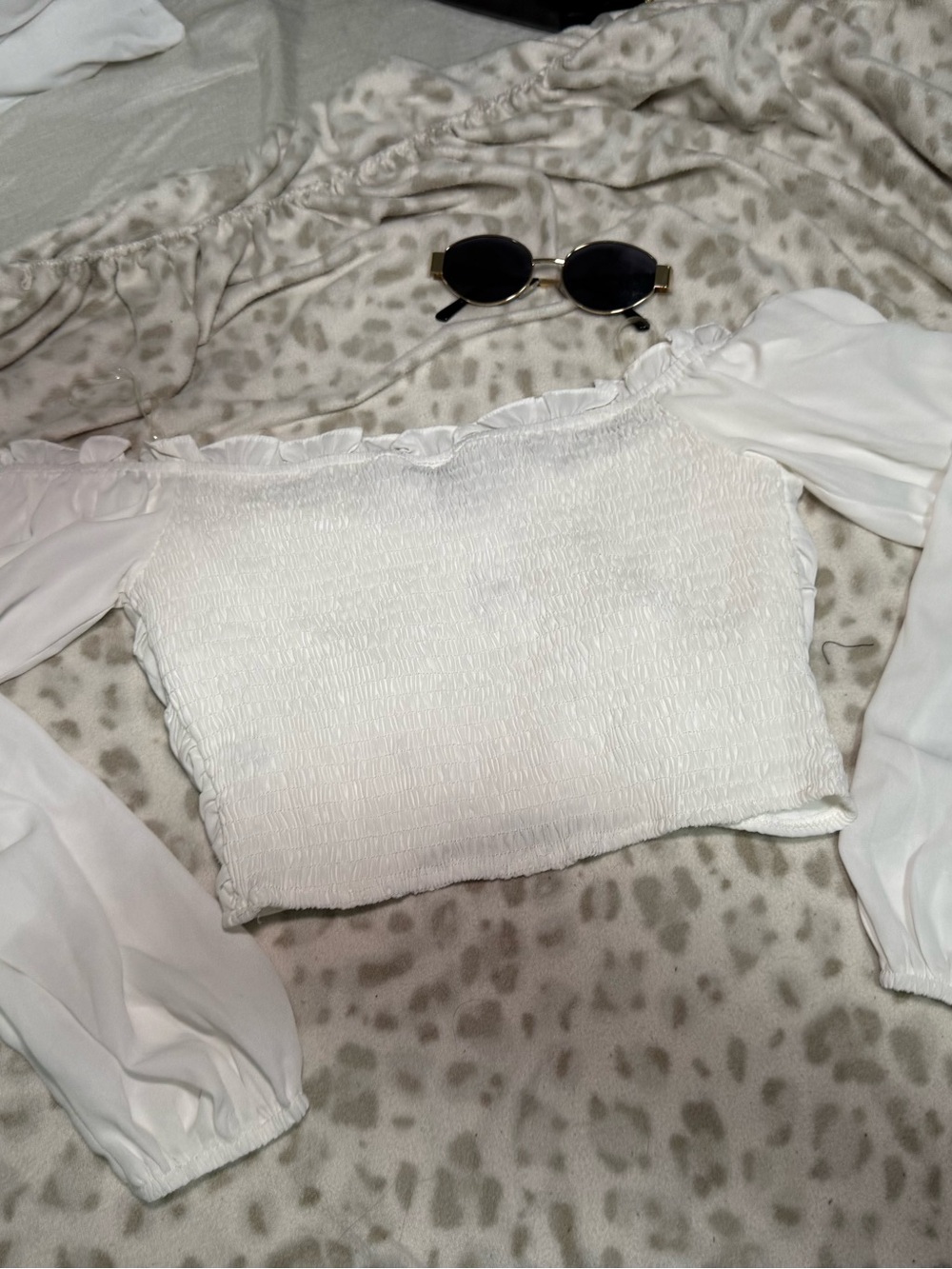 White Ruched Off-Shoulder Cropped Top - Picture 4 of 4